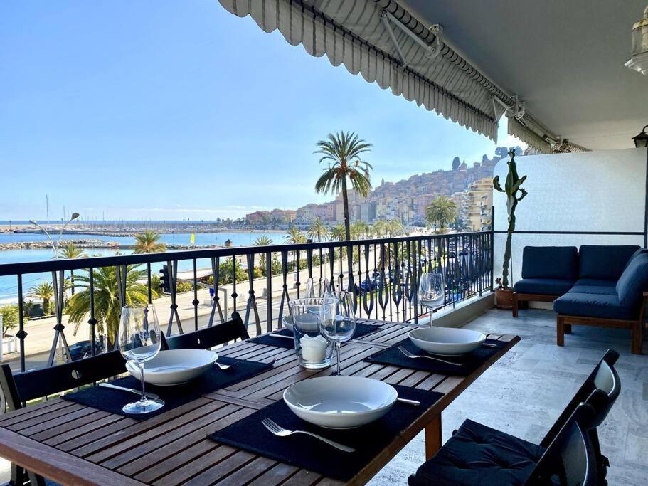 Le Garavan-Vue Mer-Plage-Clim-Terrasse Menton Exteriör bild