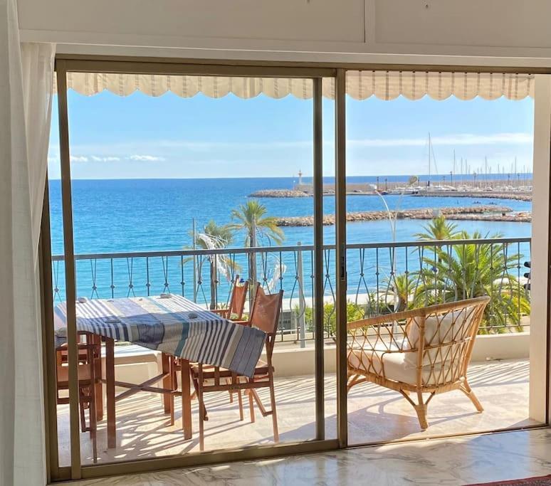 Le Garavan-Vue Mer-Plage-Clim-Terrasse Menton Exteriör bild