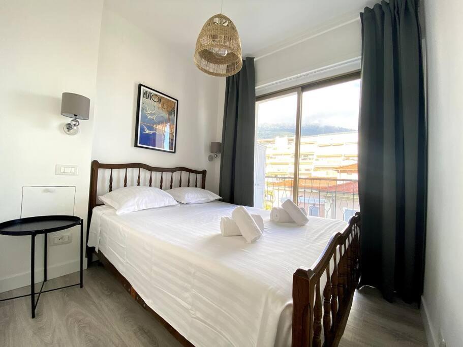 Le Garavan-Vue Mer-Plage-Clim-Terrasse Menton Exteriör bild